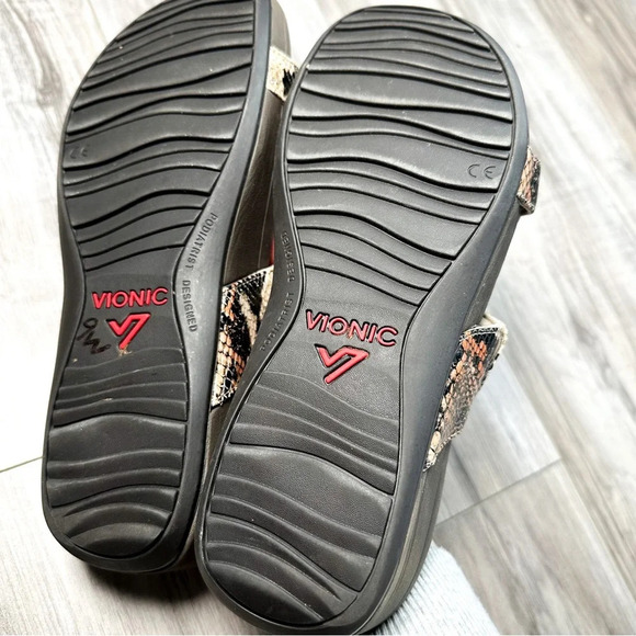 Vionic Bolinas Platform Sandal - Picture 10 of 11